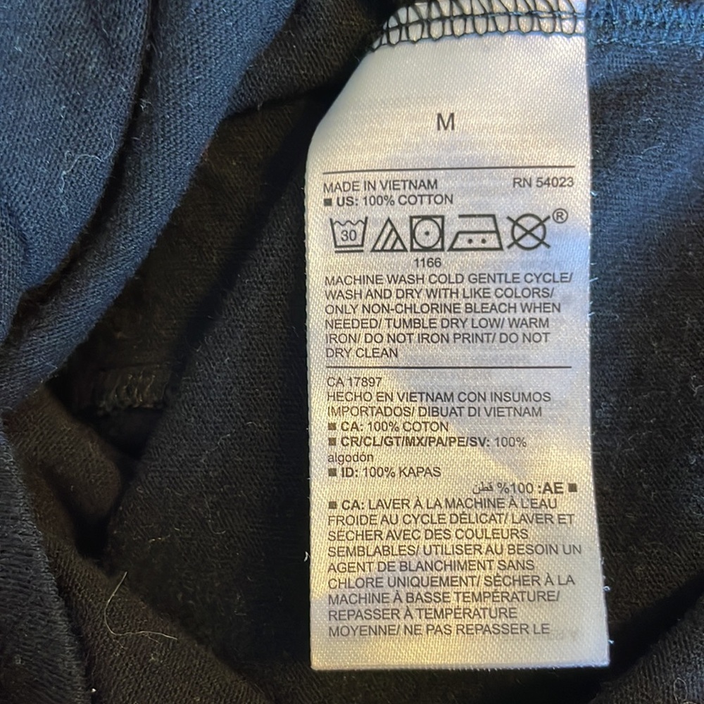 Old Navy Everywear T-shirt - Picture 5 of 5